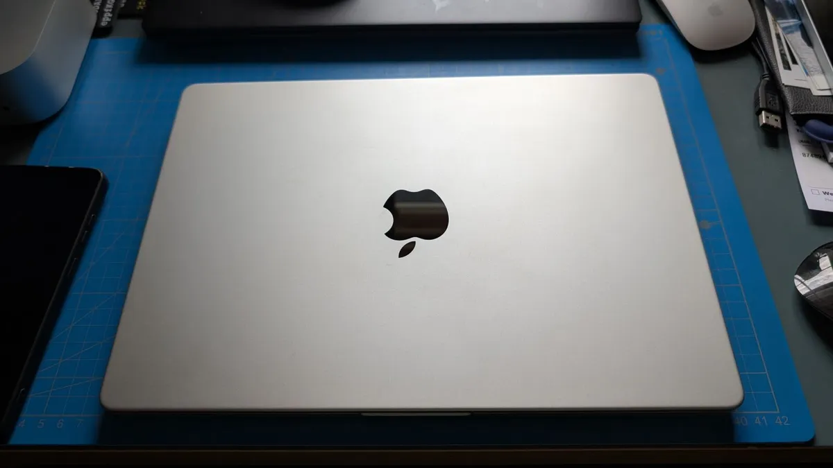 MacBook Pro 14" 2021,  M1 Pro, 16 GB, 512 GB SSD - Image 2
