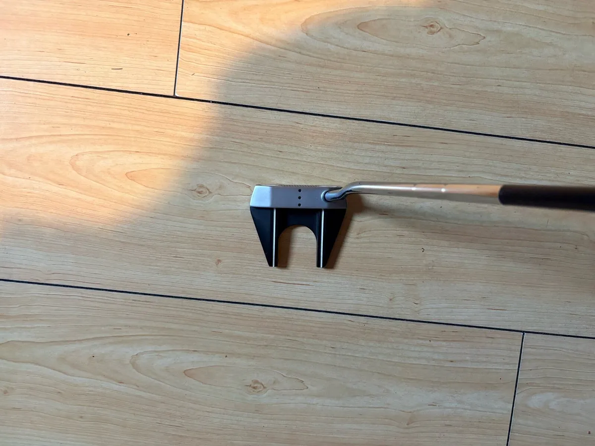 Left hand Odyssey - Image 1