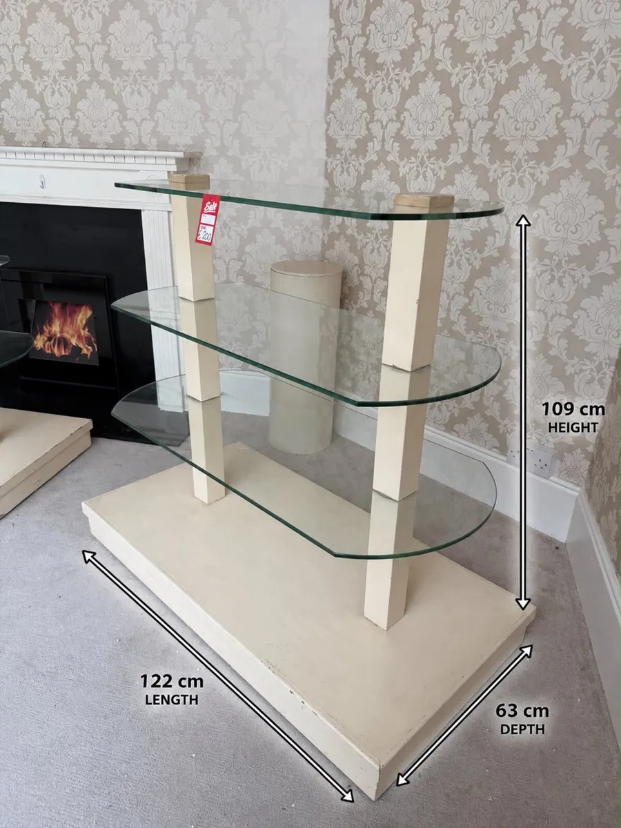 Display Glass centrepiece Shelves on wheels - Image 1