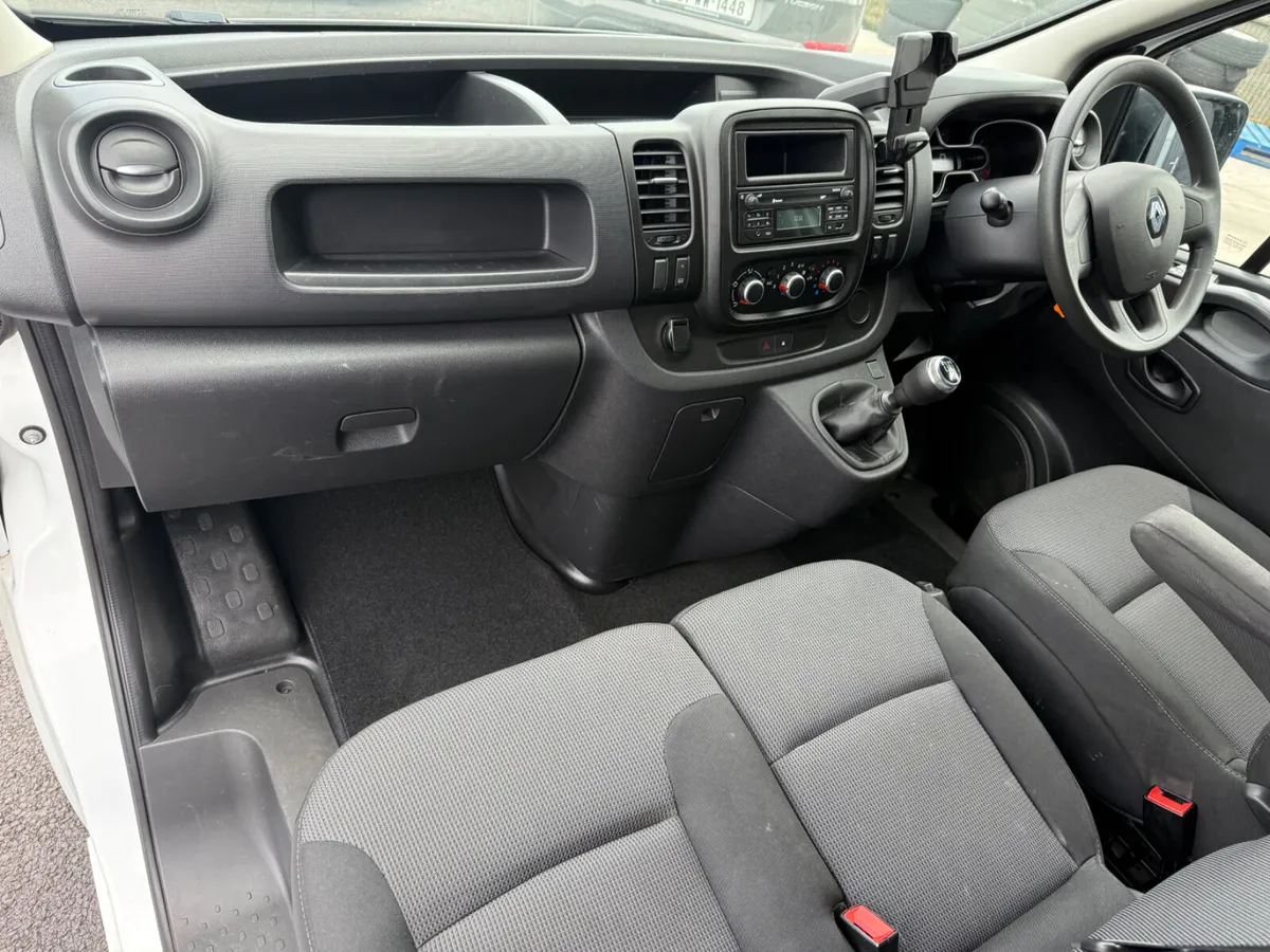 2022 Renault Trafic 2.0D Business+ SL29 - Image 3