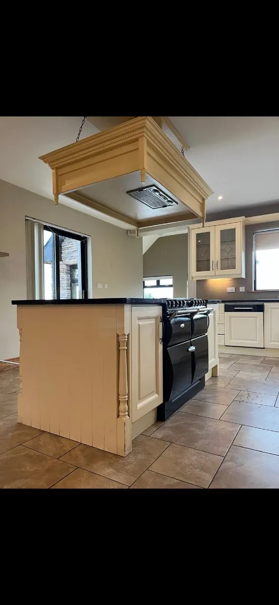 Stanley cooker, Granite worktop island, canopy wit - Image 1