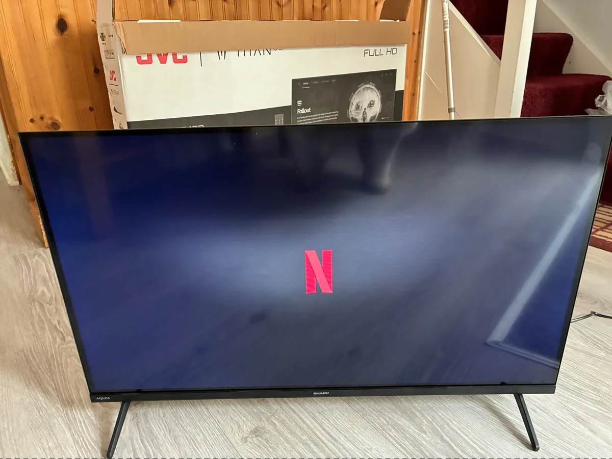 Smart tV - Image 2
