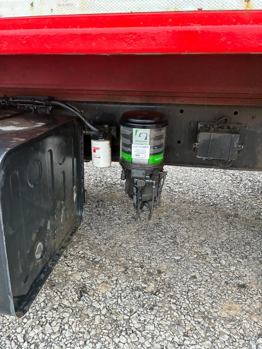 Hino  tipper 2013 - Image 2