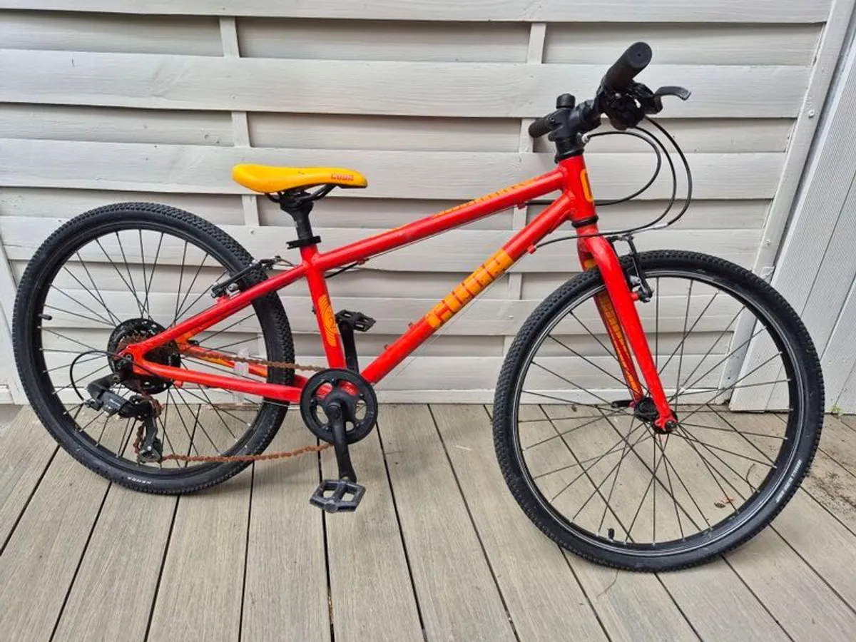 Cuda Trace 24 inch kids bike (needs repairs) - Image 1