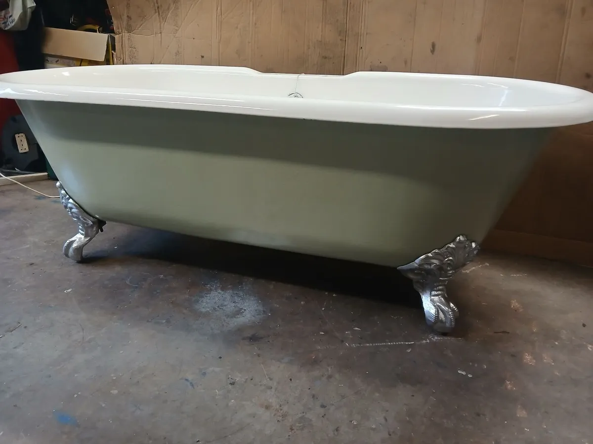 Cast iron bath & taps - Image 1