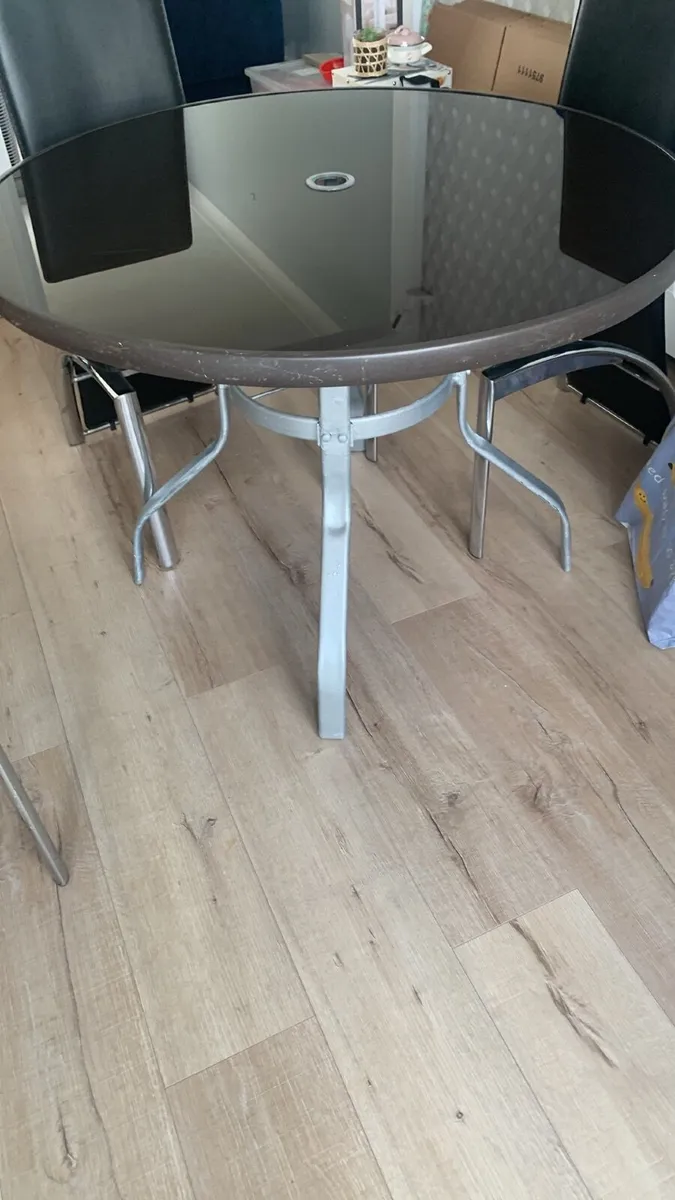 Garden furniture - Image 1