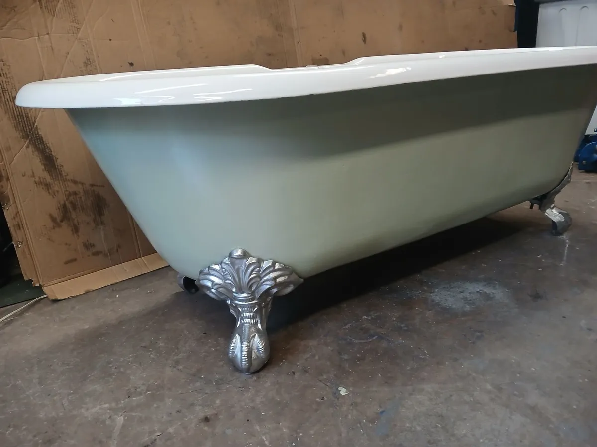 Cast iron bath & taps - Image 2
