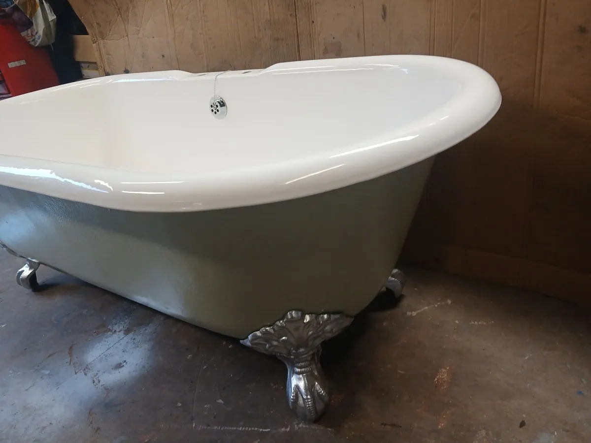 Cast iron bath & taps - Image 3