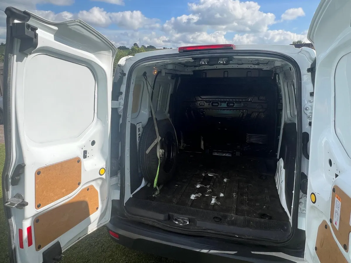Ford Transit Connect 2018 - Image 2