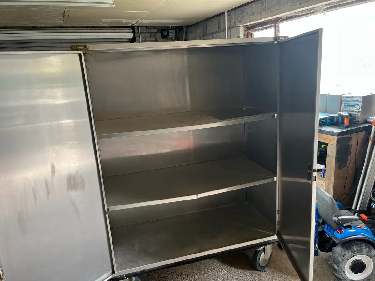Stainless steel - Image 1