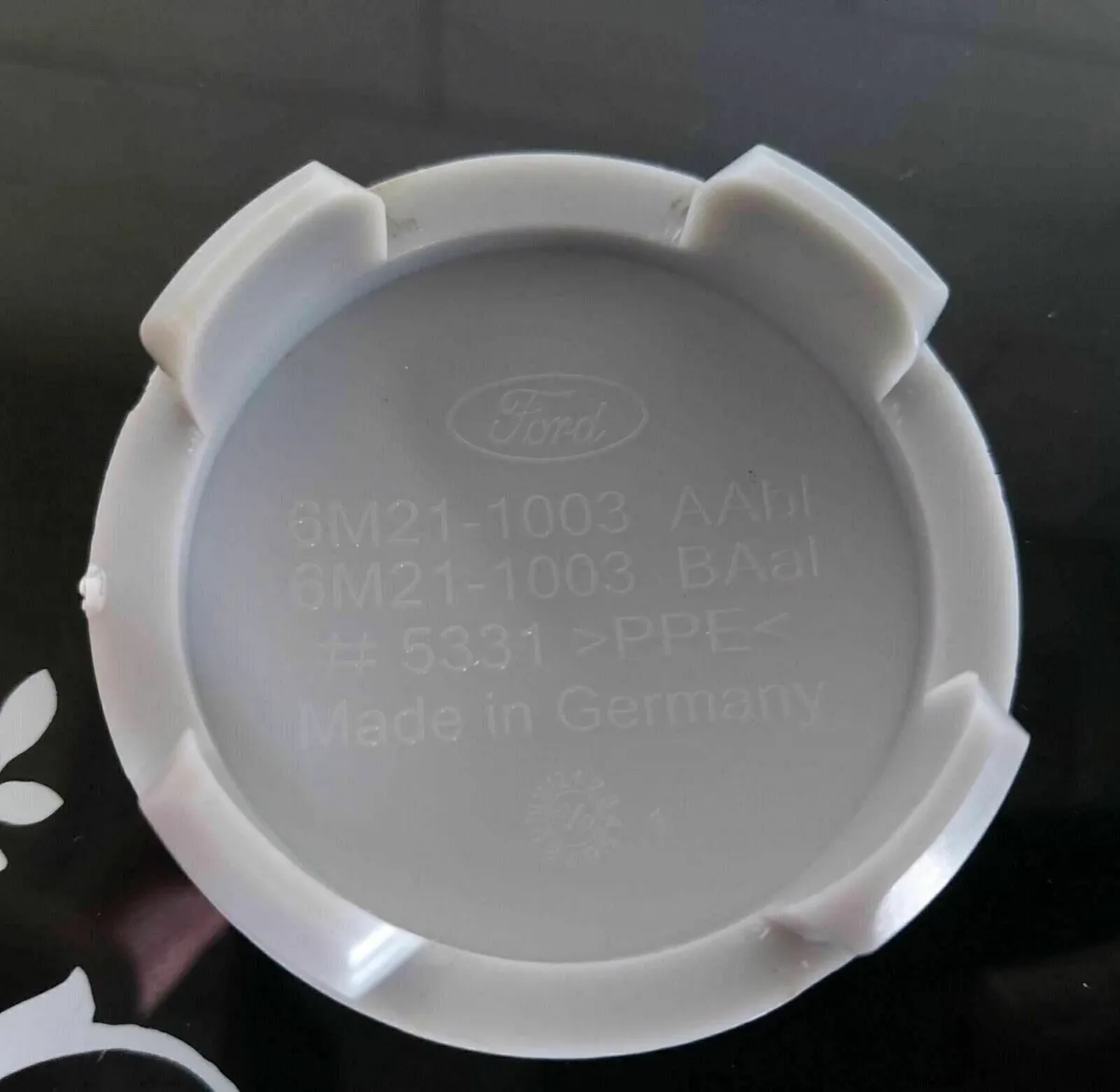 4 x Ford Centre Caps - FREE POST - Image 2