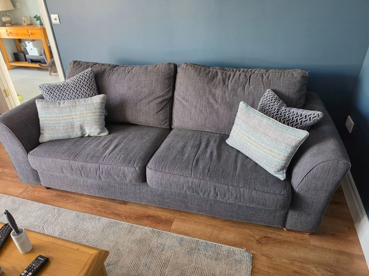 Couch - Image 3