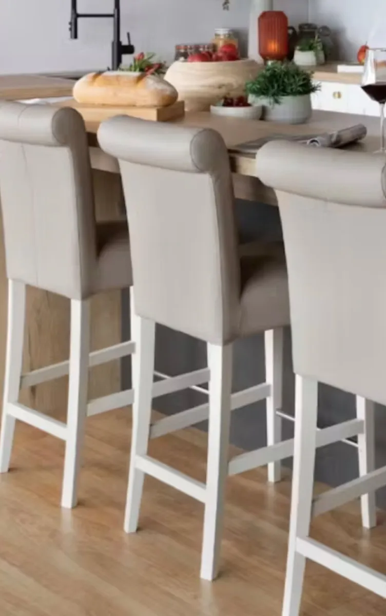 Two island chairs from ez living - Image 4