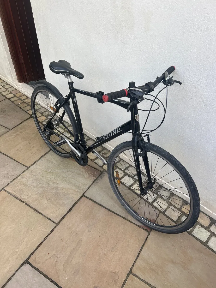 Men’s trek bontrager hybrid bike - Image 2