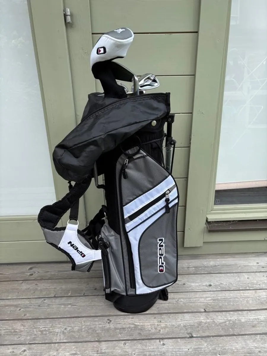 Kids age 9-12 beginner golf clubs set and bag left handed - Image 1