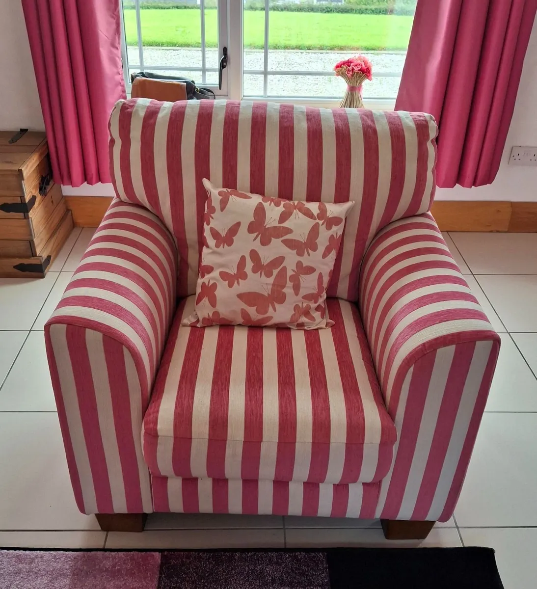 3-Seater Sofa, 2 Armchairs and Rug - Image 1