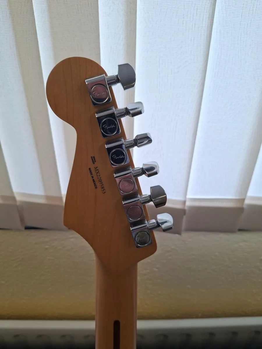 Fender player stratacaster - Image 4
