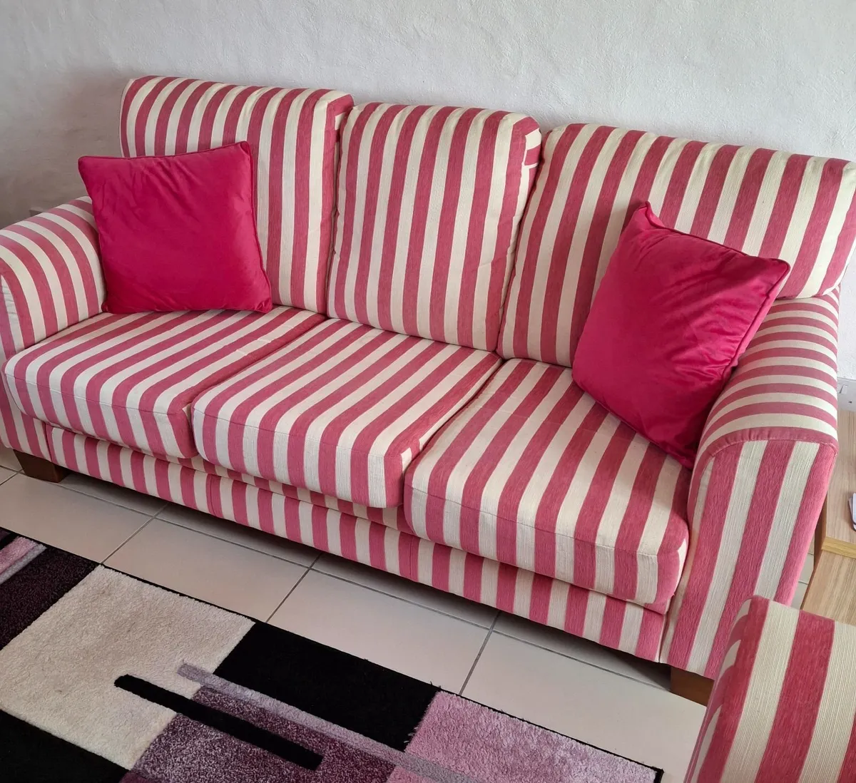 3-Seater Sofa, 2 Armchairs and Rug - Image 3