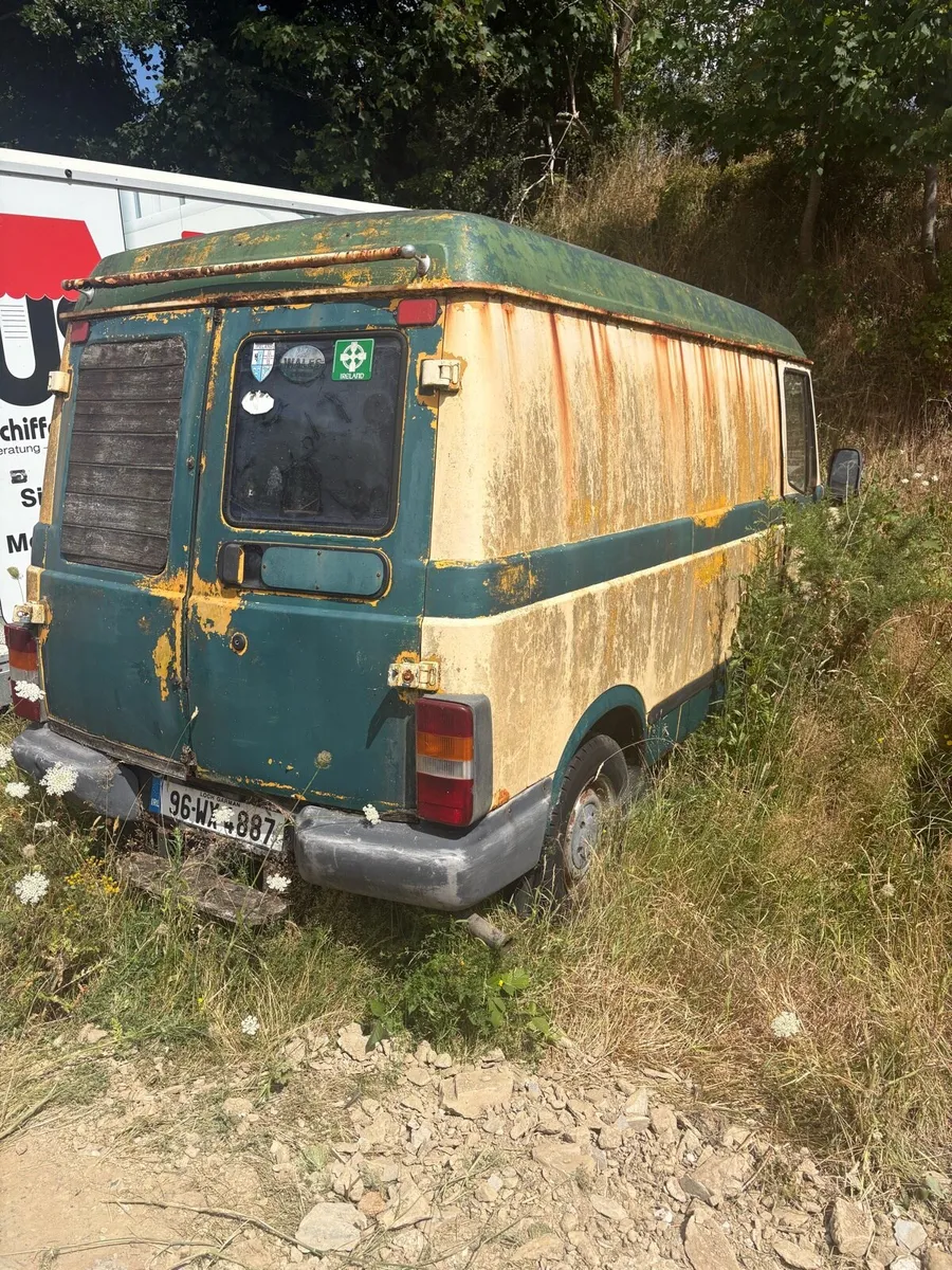 Leyland Vintage Van - Image 1