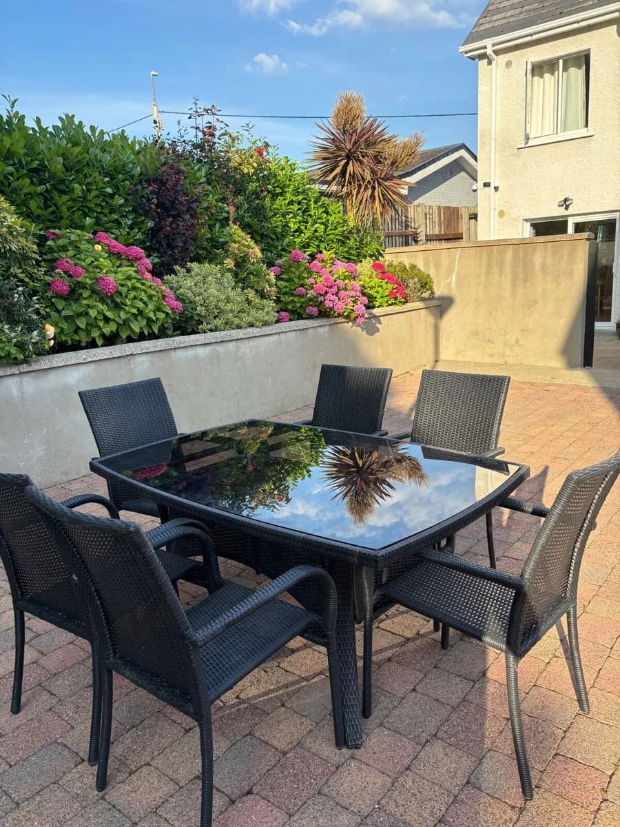 Garden table and chairs - Image 4