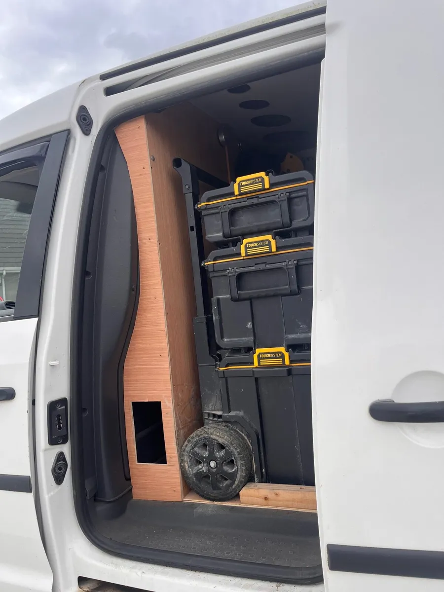 Volkswagen Caddy 2013 - Image 2
