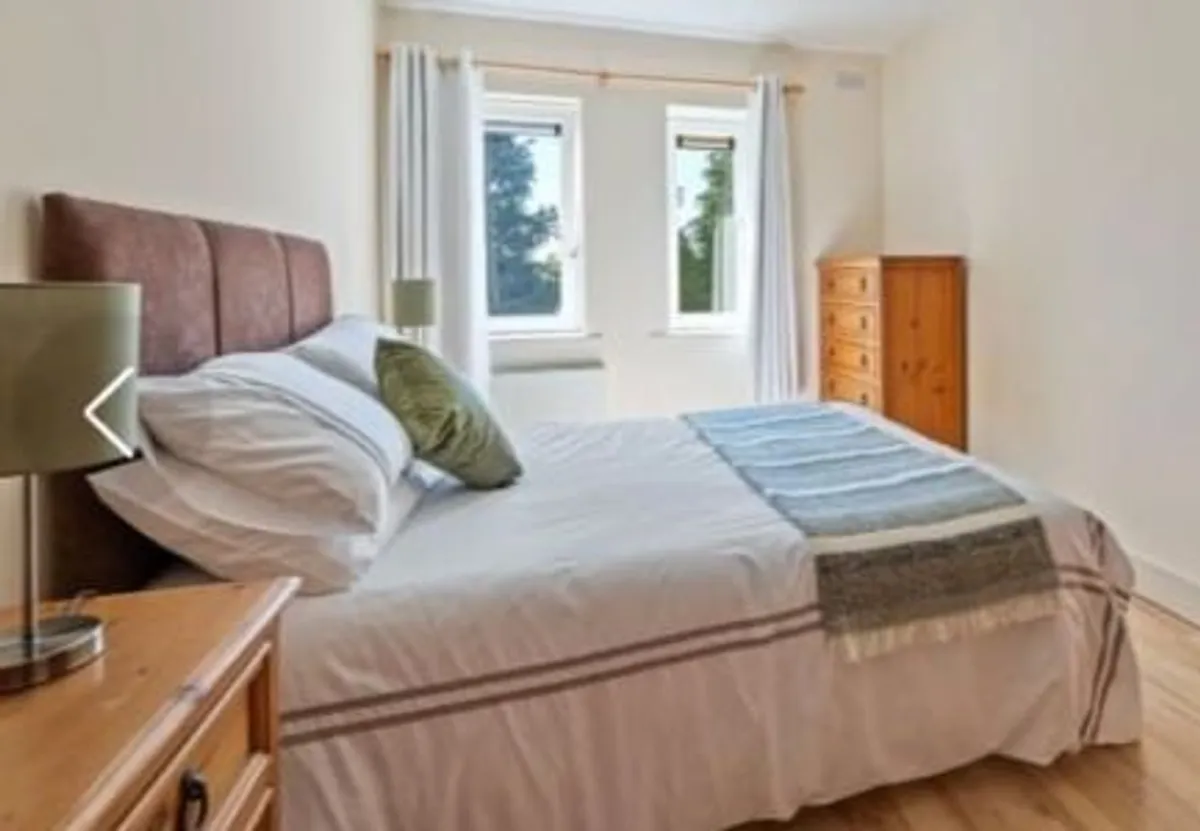 Double divan beds (80 euro each) incl mattresses in great condition. Selling separately (80 euro ea) or together (140 euro) - Image 1