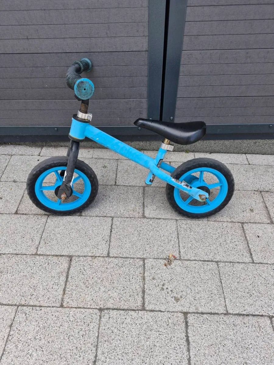 Childrens bikes and scooters to giveaway free - Image 1