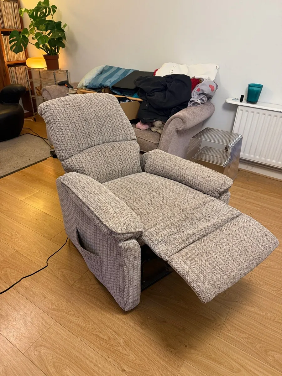 Electric Rise & Recliner Chair | Lift Assist - Image 2