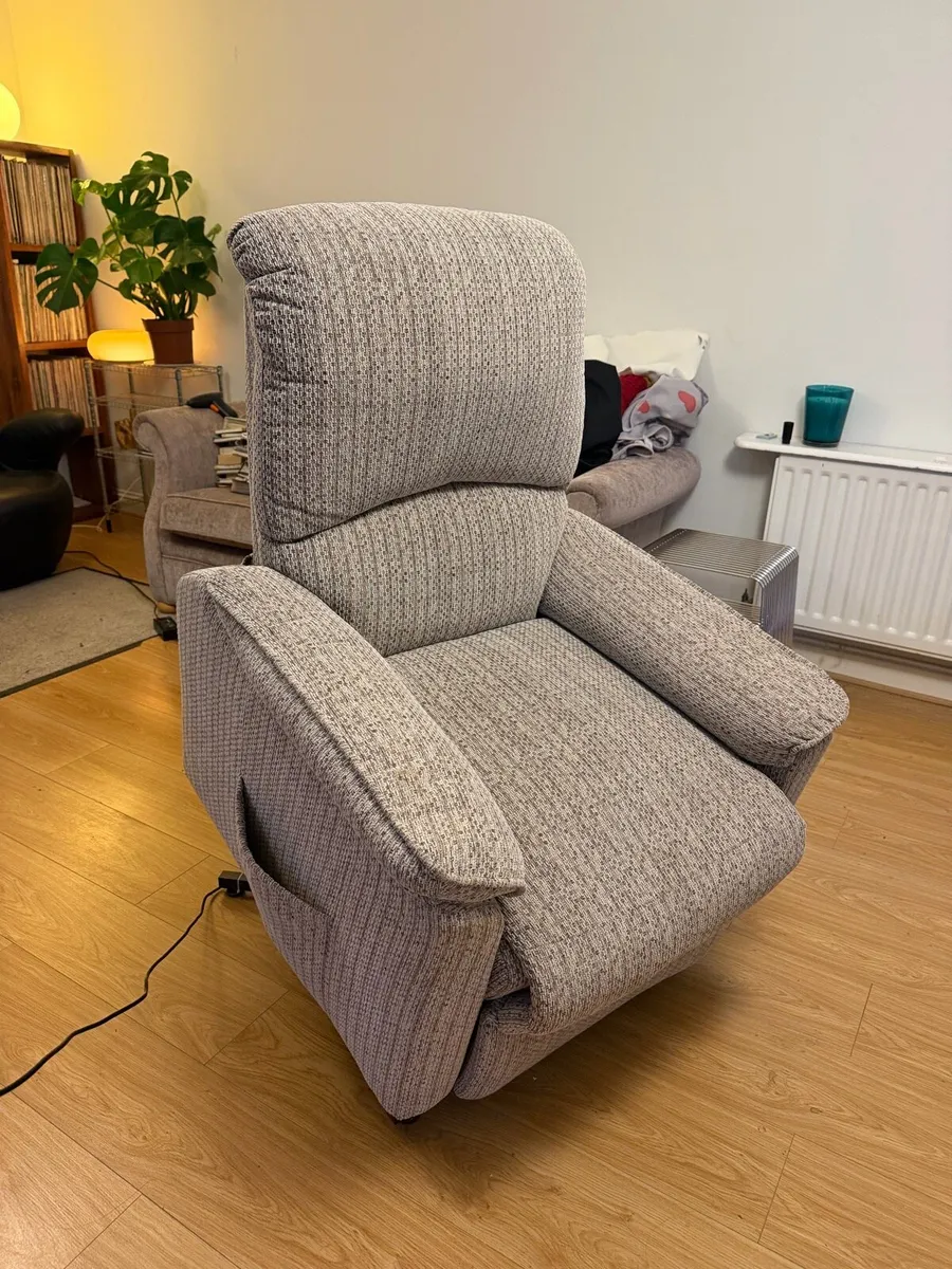 Electric Rise & Recliner Chair | Lift Assist - Image 3