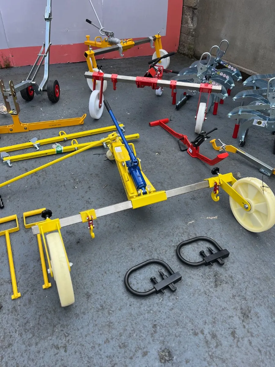 Lifters for All Manhole Covers at Toolman.ie - Image 1