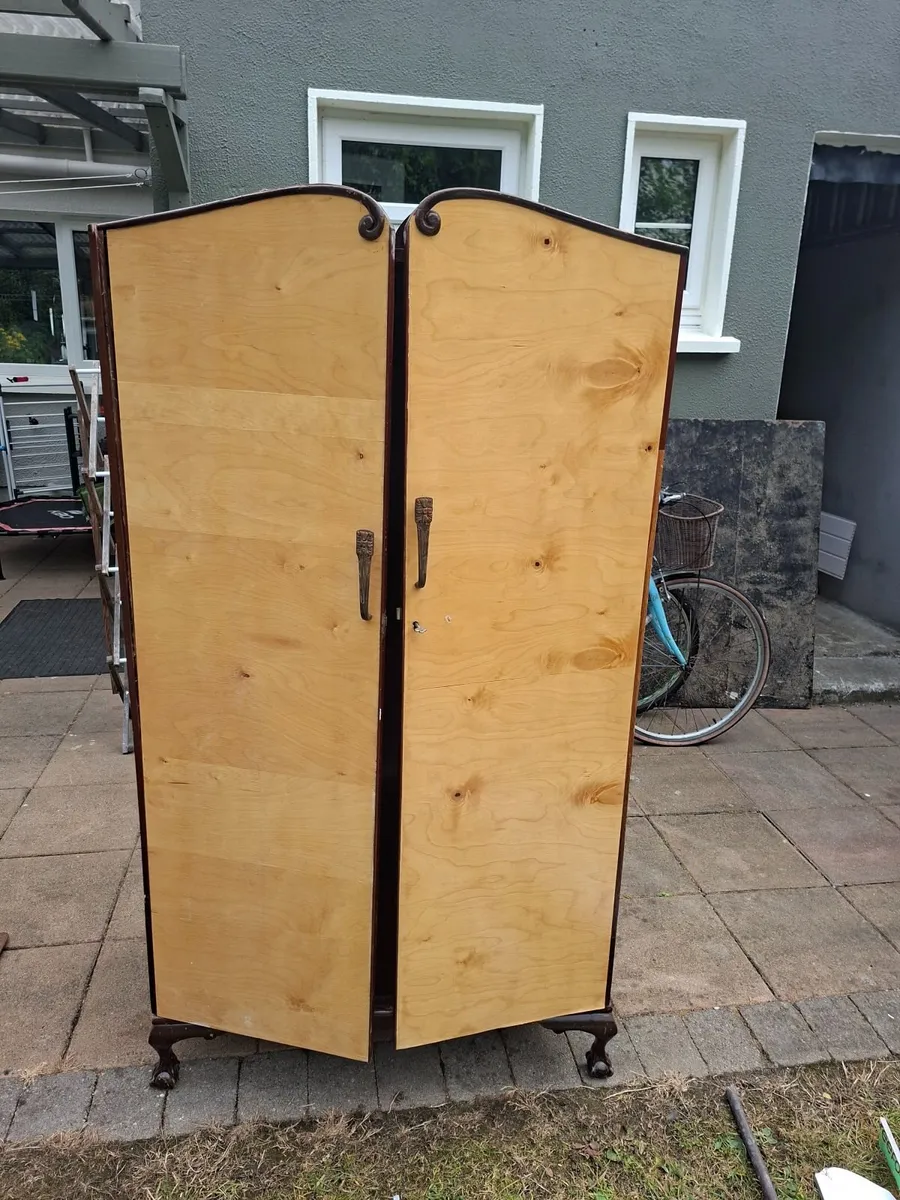 Wardrobe - Image 4