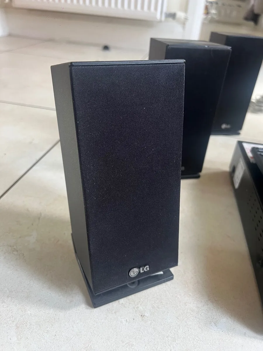 LG 5.1 Blu-Ray Home Cinema System Complete - Image 2