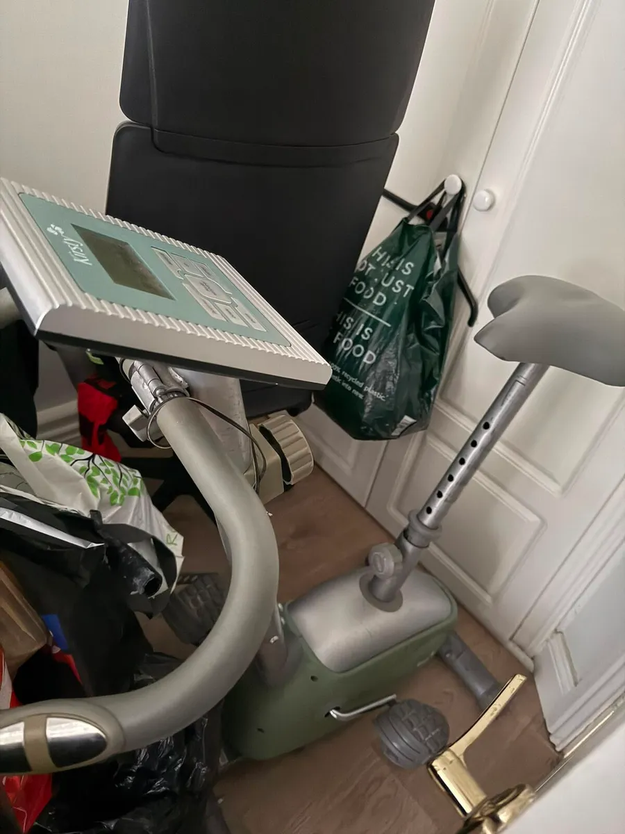 Excerise bike like new battery operated 30euro - Image 2