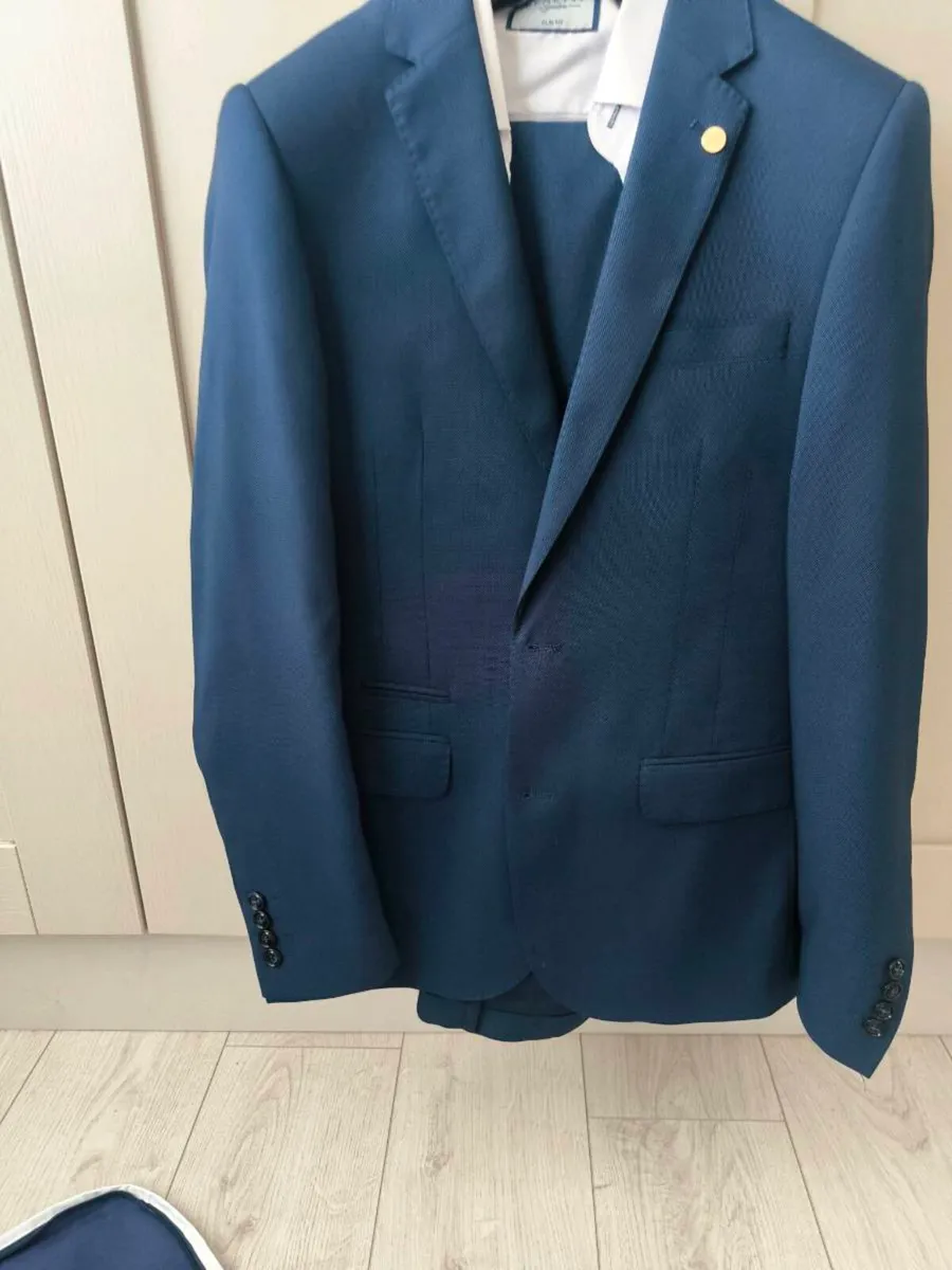 Three piece suit with shirt - Image 1