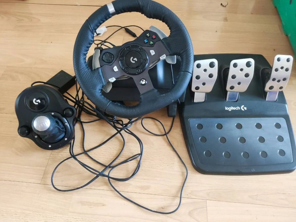 Logitech G920 racing wheel and padel plus gears - Image 2