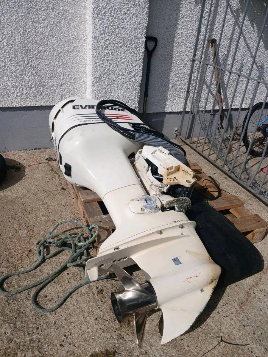 135hp Evenrude outboard motor - Image 2