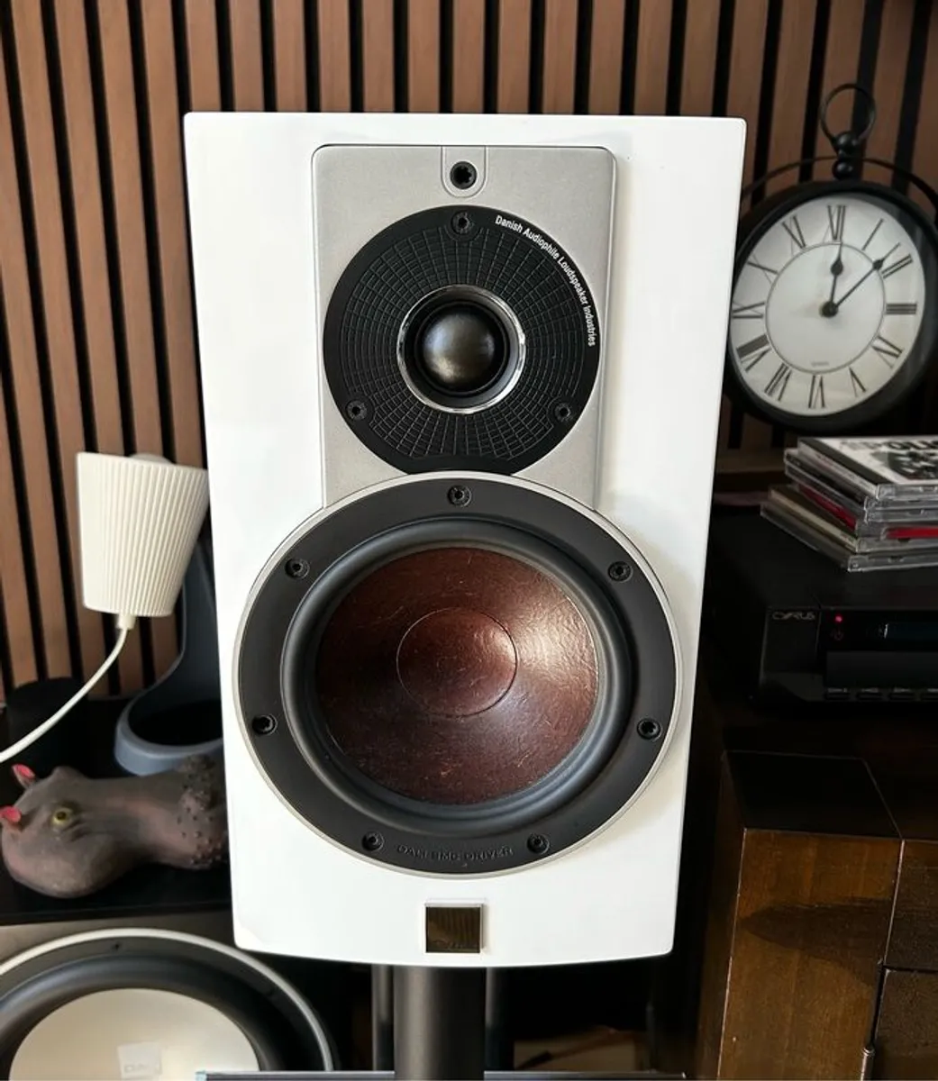 DALI Rubicon 2 (White) + Stands - Image 1