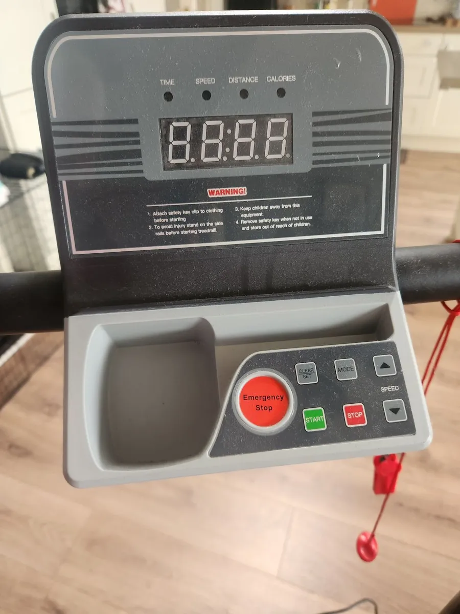Motorised treadmill - Image 2
