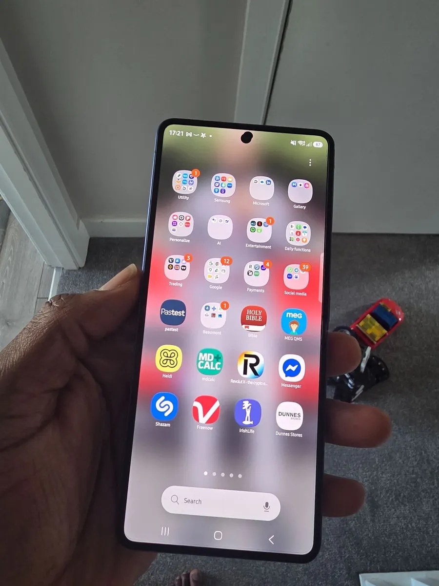 Samasung galaxy Z Flip 7 - Image 1