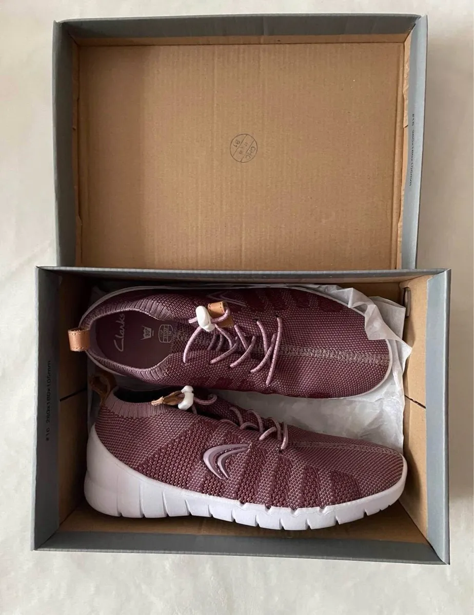 Clark shoes size 1.5 F (33.5) - Image 1