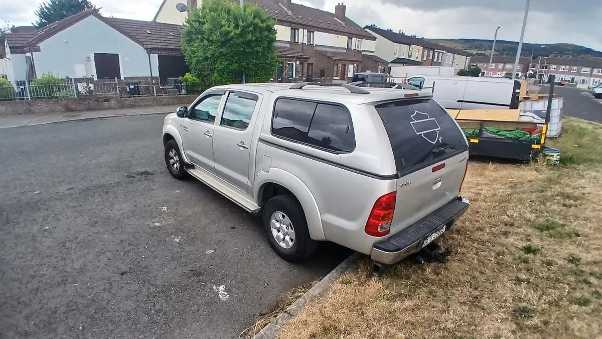 Toyota Hilux 2008 - Image 2