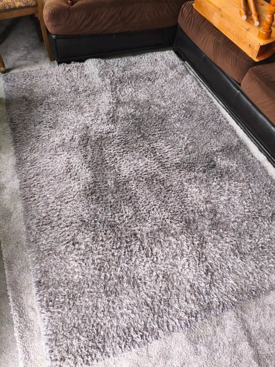 Beautiful gray shaggy rug like new 5ft /7ft - Image 2