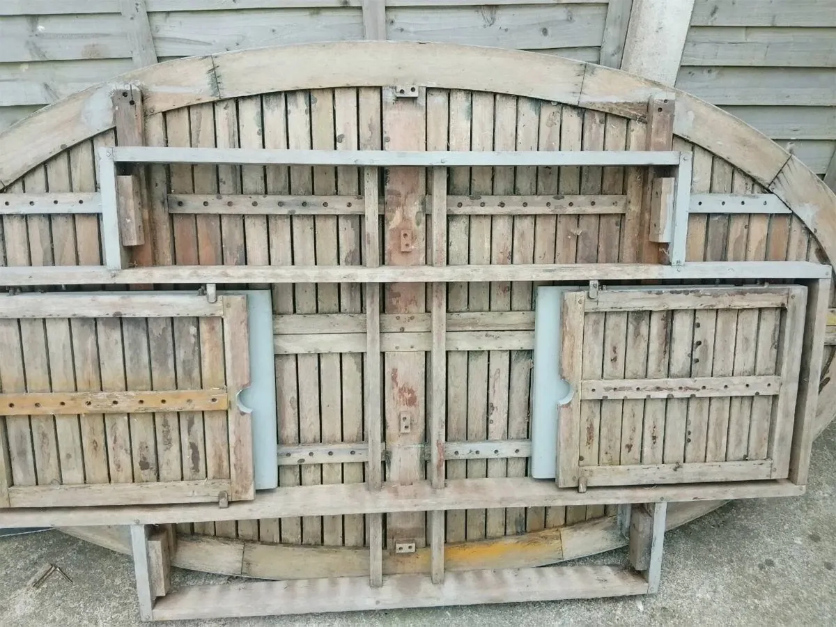 Garden table and 6chairs - Image 3