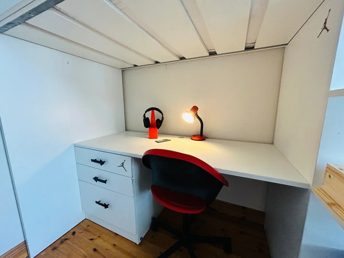 Loft bed/bunk bed - Image 4