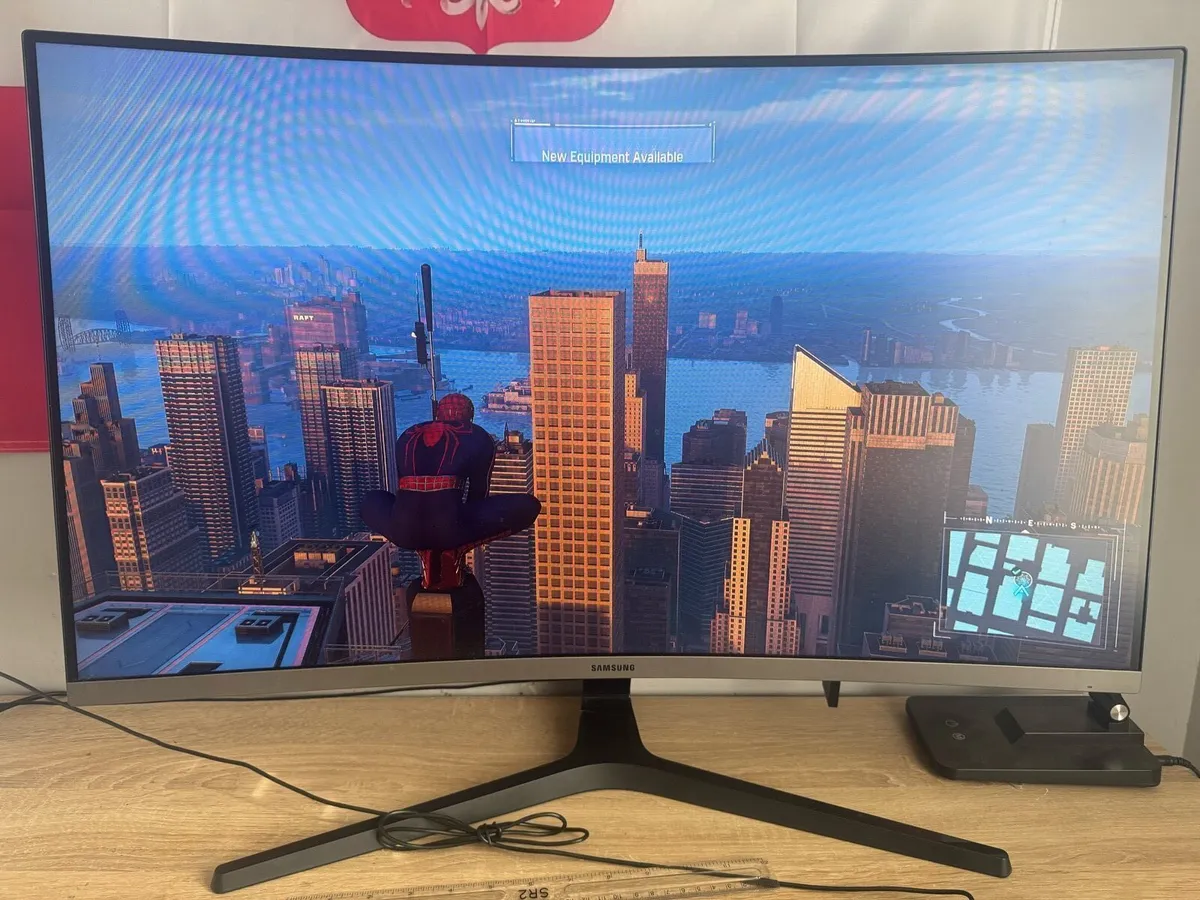 Samsung Curved Monitor 32” - Image 1