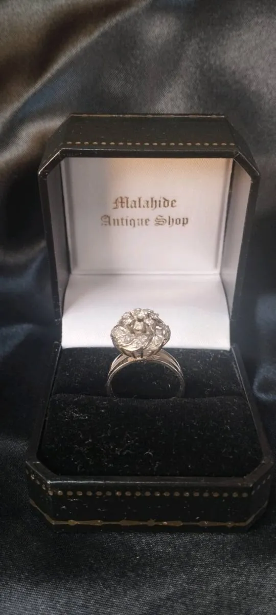 18ct white gold natural diamond cluster ring - Image 3