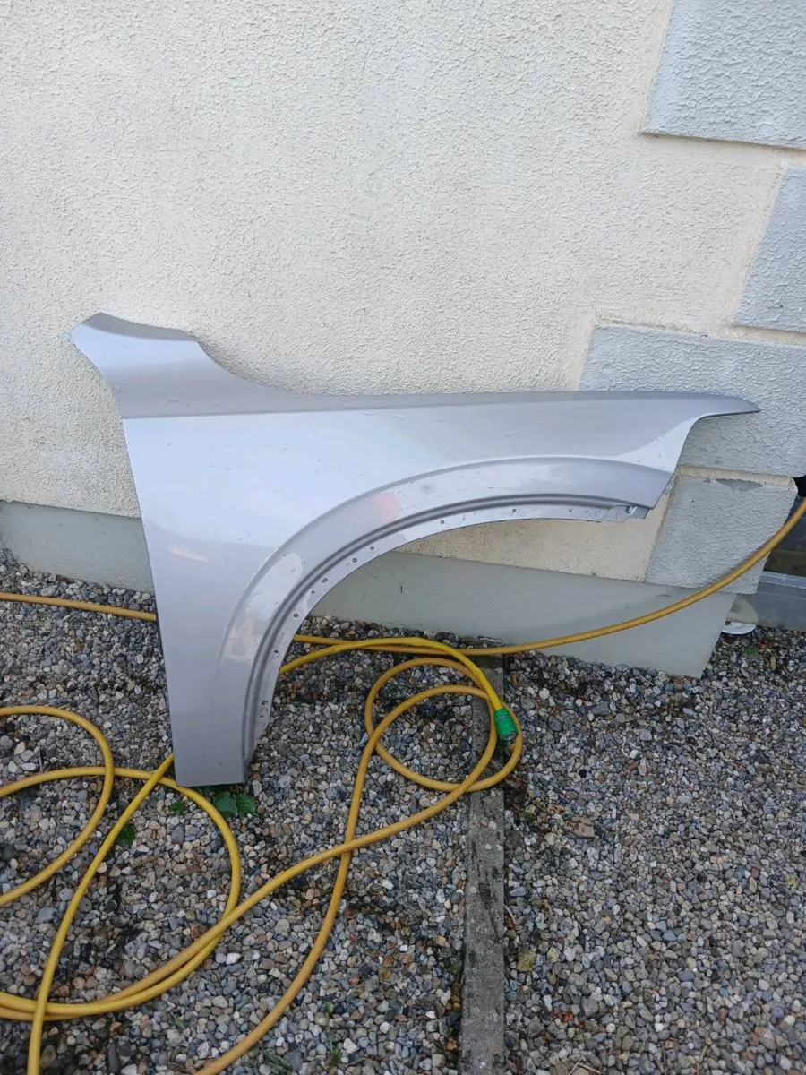 Volvo Xc90 241 parts - Image 1