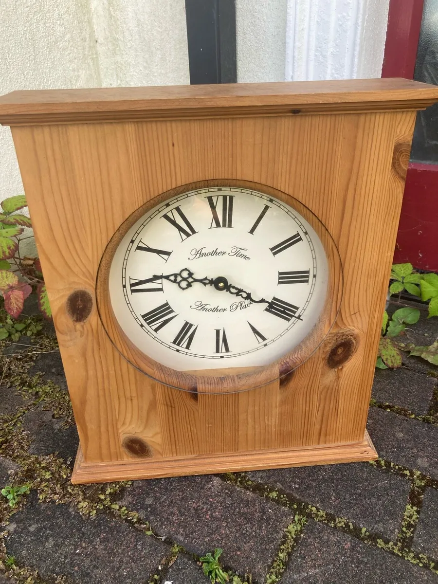 Large pine country mantle clock free postage