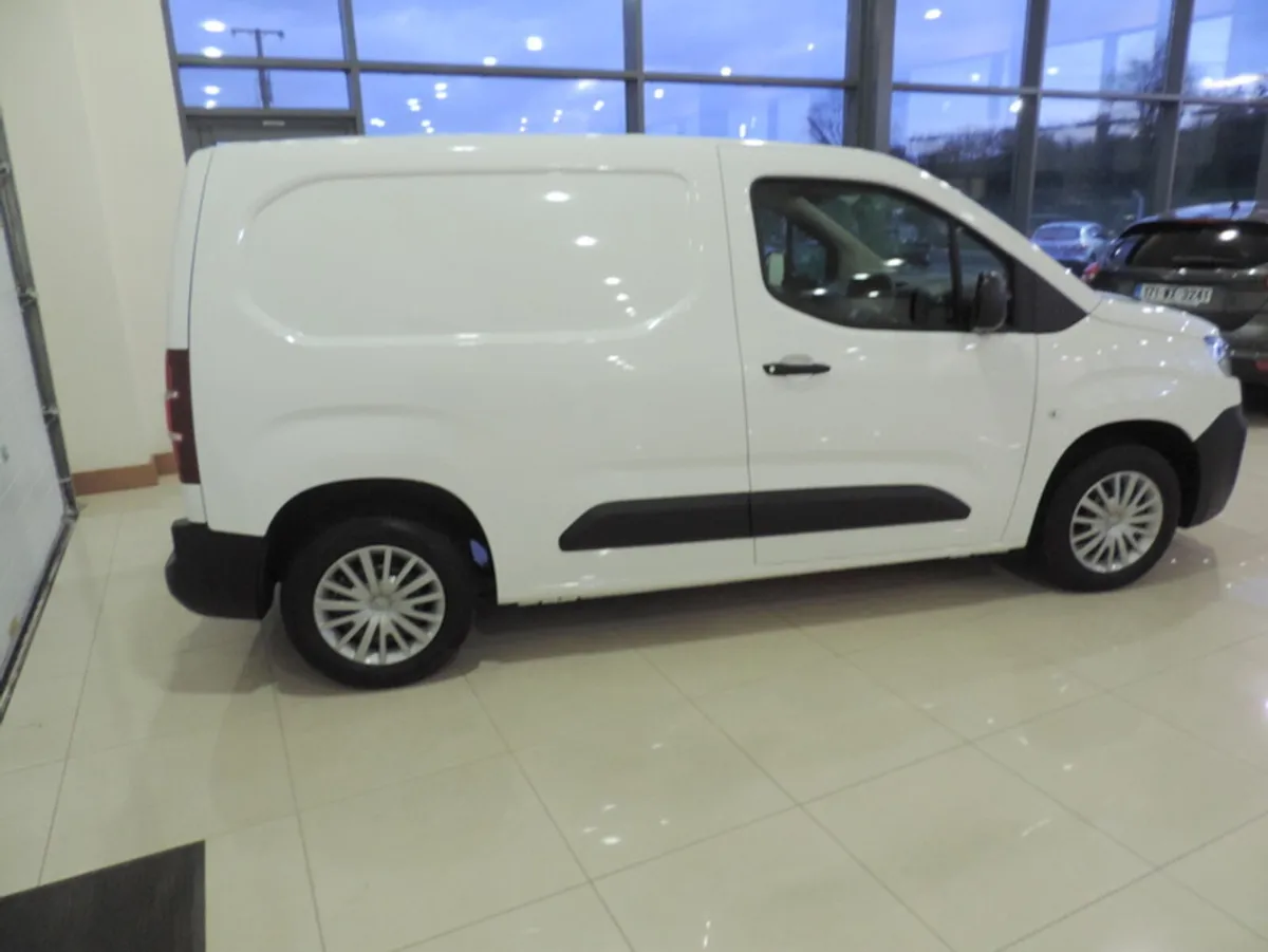 Citroen Berlingo X BLUEHDI 100 MWB 650KG EU6.3 - Image 4