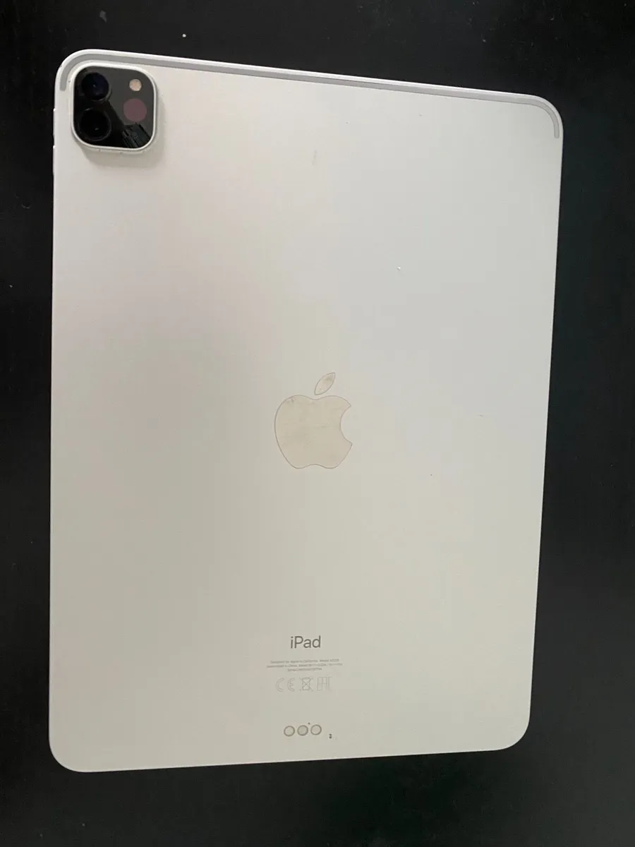 iPad Pro 11” 128GB + Magic Keyboard + Apple Pencil - Image 2